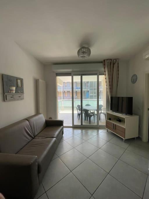 Appartamento Pinarella Cervia Esterno foto