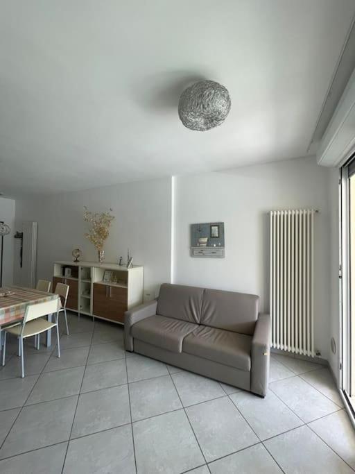 Appartamento Pinarella Cervia Esterno foto